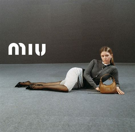 миу миу создатель